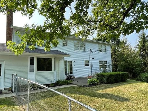 3rd image of 11199 Embassy Dr