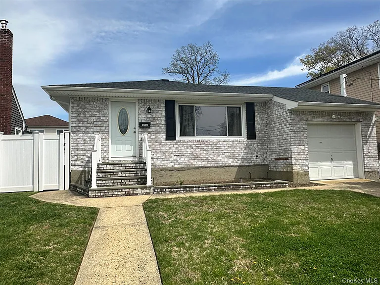 1741 Warren Pl — Photo 23