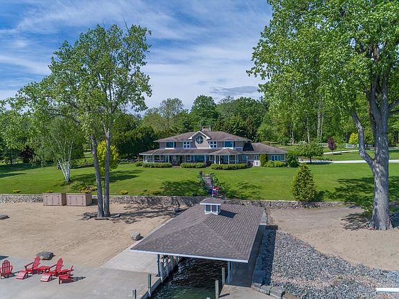 3rd image of 3186 Essex Rd