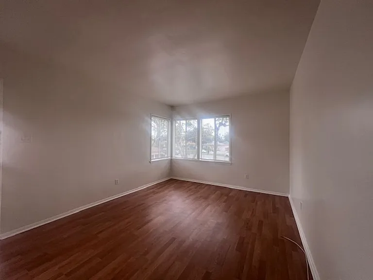 4419 N Bellflower Blvd — Photo 8