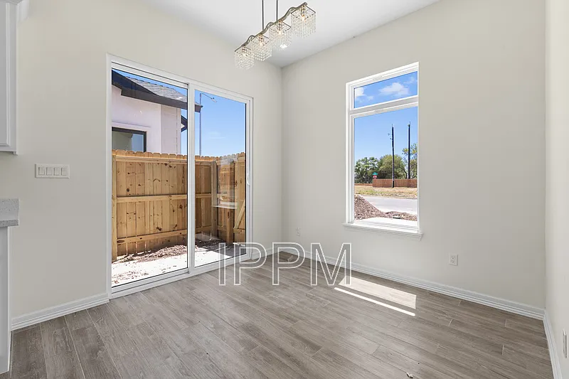 2 bed, 2.0 bath, 1100 sqft, $1,500 — Photo 4