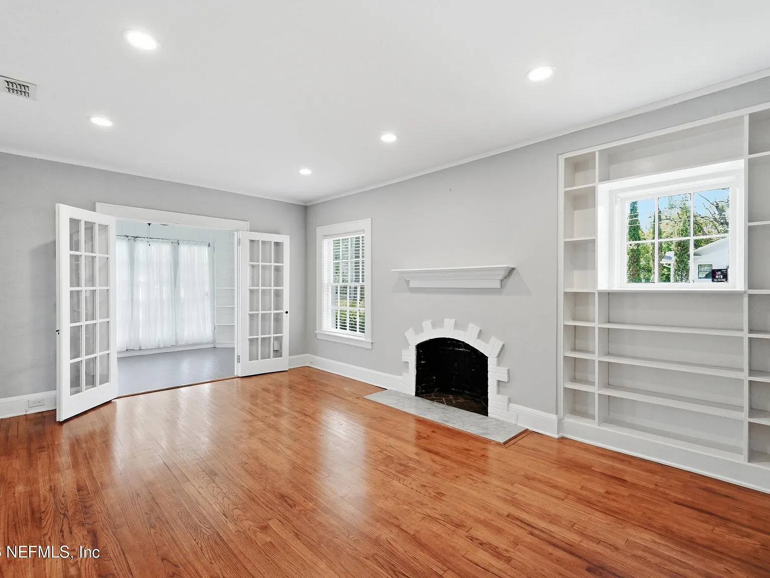 2 bed, 1.0 bath, 1328 sqft, $2,800 — Photo 4