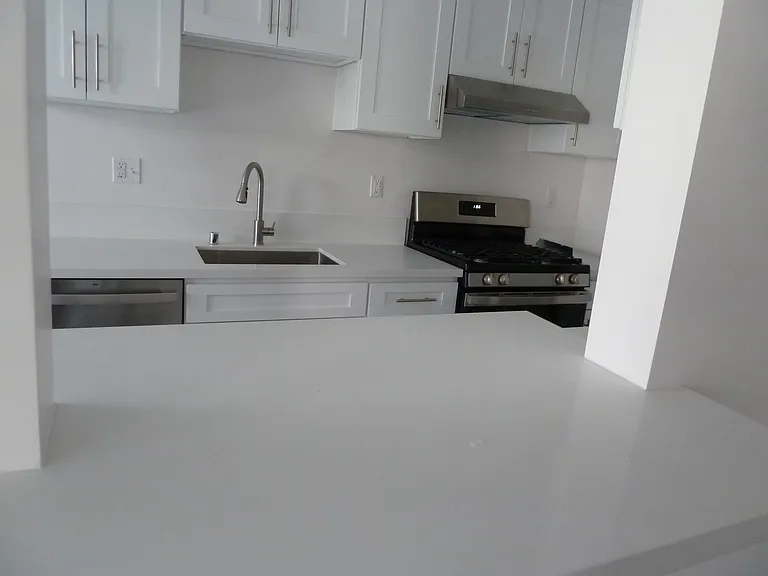 1022 2nd St #20 — Photo 9