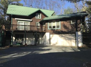 5420 W G St, Pentwater, MI 49449