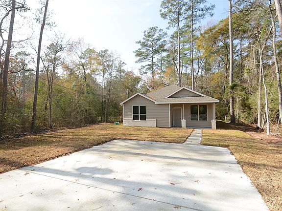 3rd image of 15591 Sycamore Dr