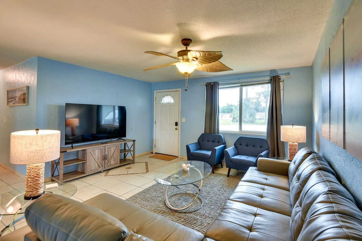 3 bed, 2.0 bath, 1173 sqft, $3,612 — Photo 1