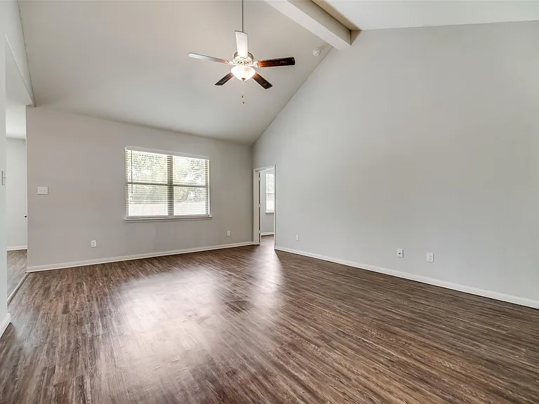 1503 Hill Top Ct — Photo 9