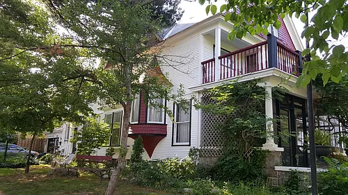 235 Calkins Ave SE #1 Photo 1