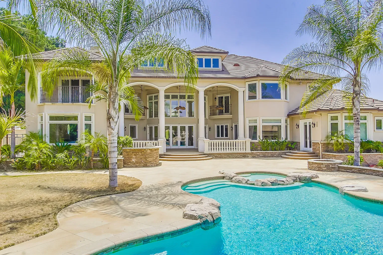 7 bed, 9500 sqft, $17,500 — Photo 1