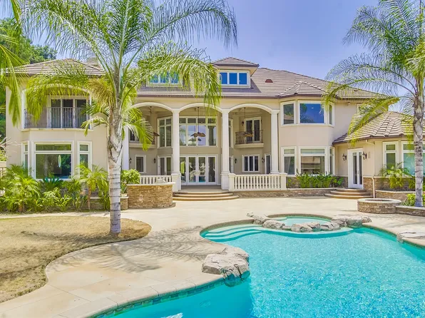 607 S Chaparro Rd, Covina, CA 91724
