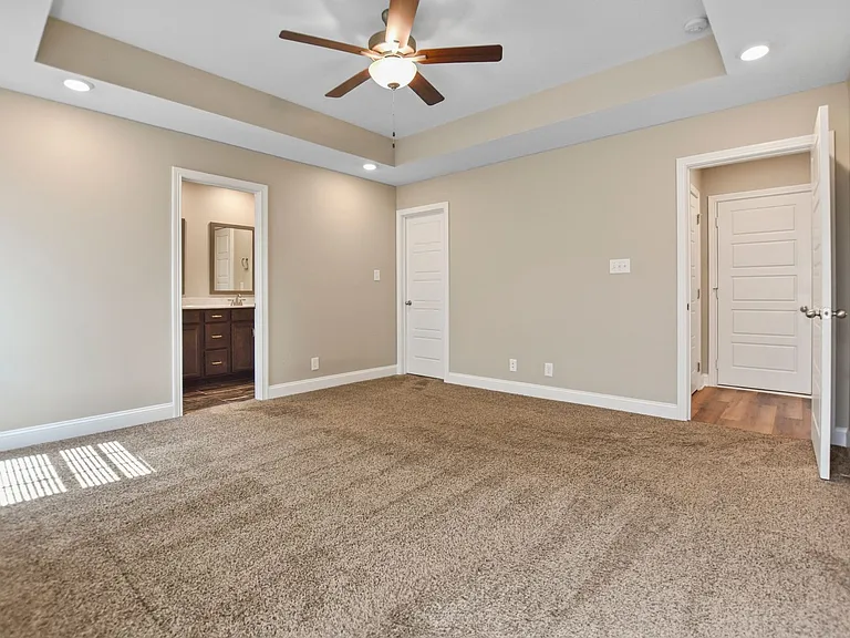 410 Irish Hills Dr — Photo 10