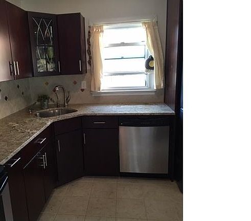 3rd image of 8 Charter Cir #8