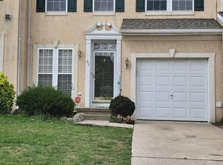 31 Bridle Ct, Cherry Hill, NJ 08003