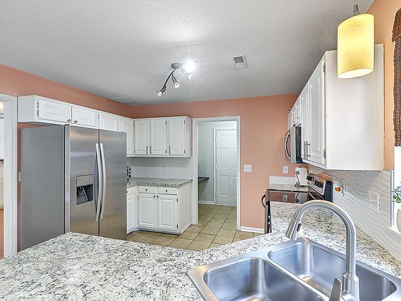 5th image of 312 Parish Parc Dr