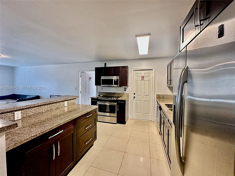 1548 SW 5th Pl #1 — Photo 11