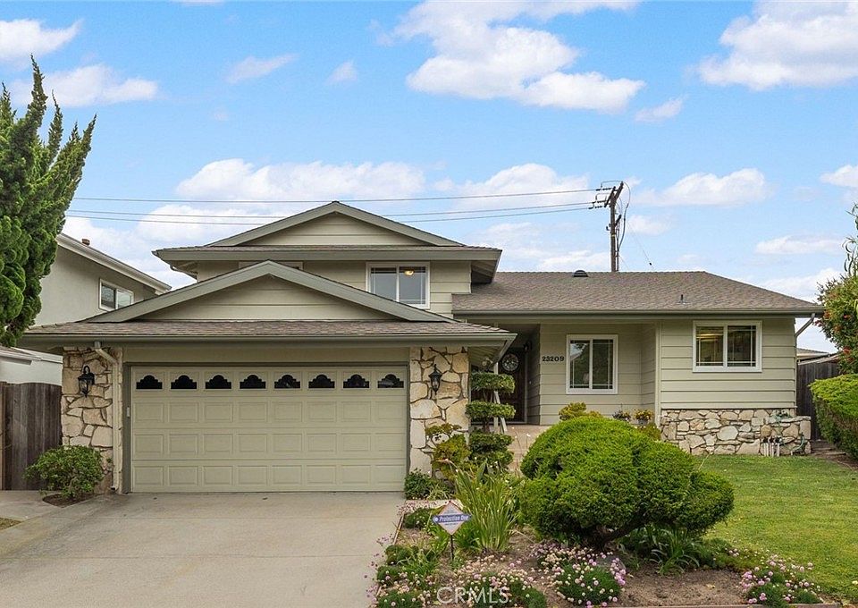 1st image of 23209 Iris Ave