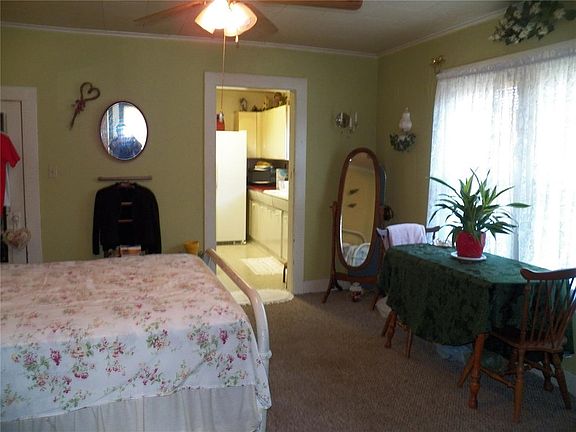 4th image of 429 N Chapman Ave