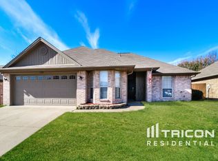 7721 Pear Tree Ln, Watauga, TX 76148