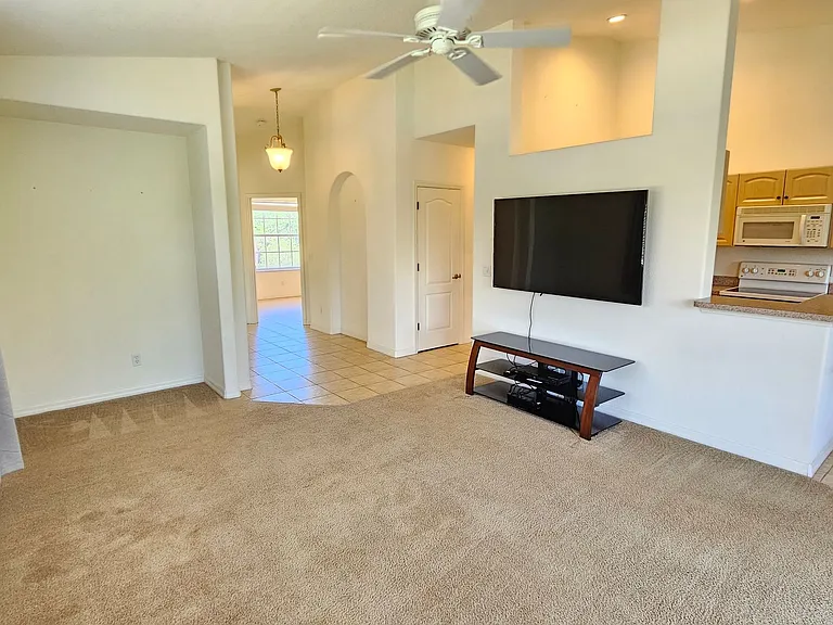 904 Casa Del Lago Way #904 — Photo 9