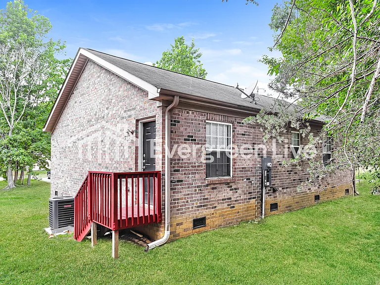 229 Grand St — Photo 15