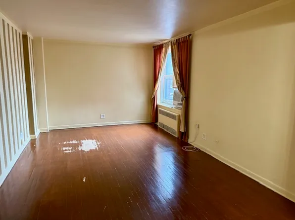 2211 Bragg Street image 3 of 12