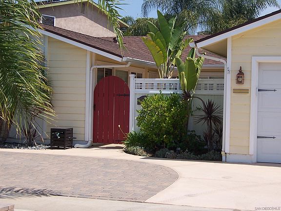 3rd image of 6002 Chateau Dr