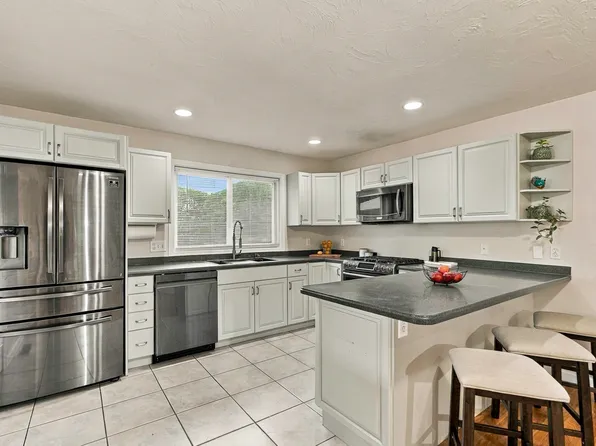 139 Captain Eames Cir Unit 139, Ashland, MA 01721