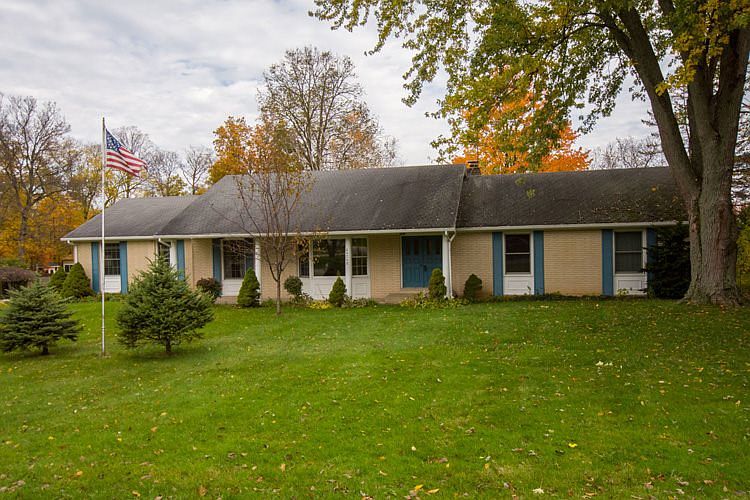 1st image of 64748 Orchard Dr