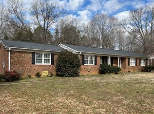 912 Dogwood Dr, Graham, NC 27253