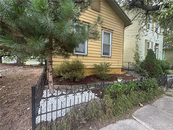 3rd image of 609 Hickory St