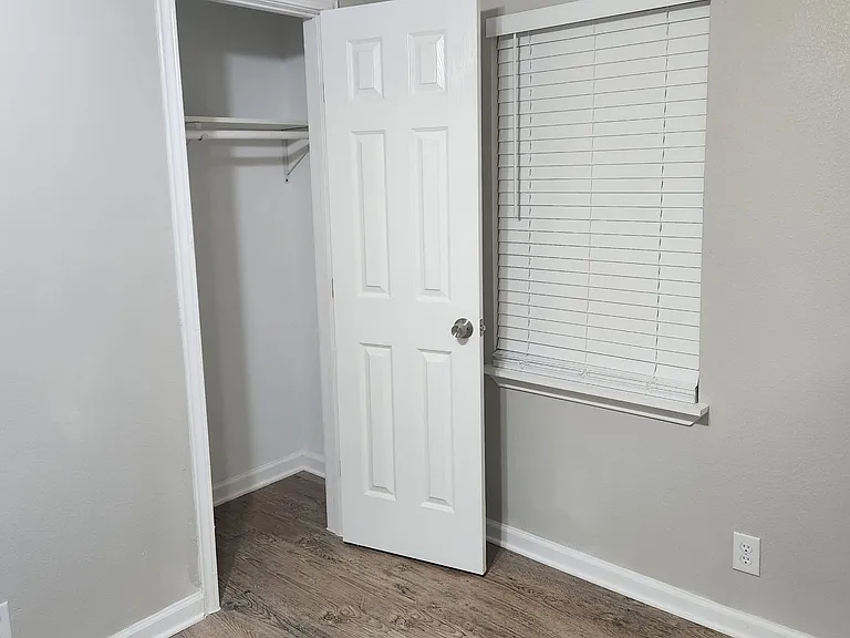 1622 Lucas Ave — Photo 7