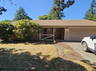 1111 S Pennington Dr, Newberg, OR 97132