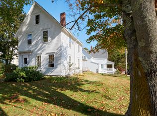 17 Mountain St, Camden, ME 04843