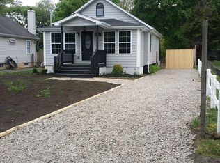 96 Avery Ave, Patchogue, NY 11772