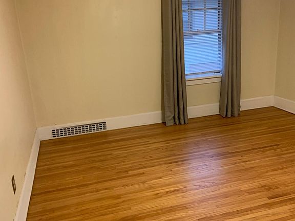 3rd image of 415 Sherman St #415