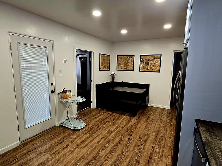 1412 Quincy St NE — Photo 9