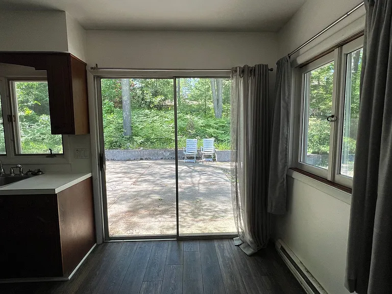212 Huron St — Photo 4