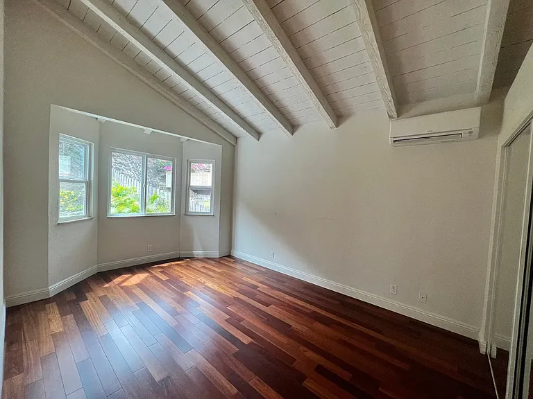 826 Kealahou St — Photo 7