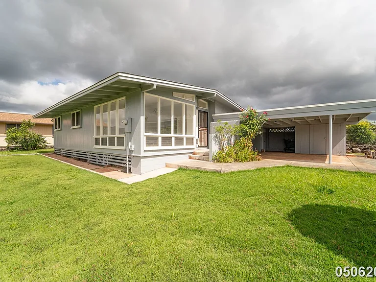 207 Kaliponi St — Photo 2