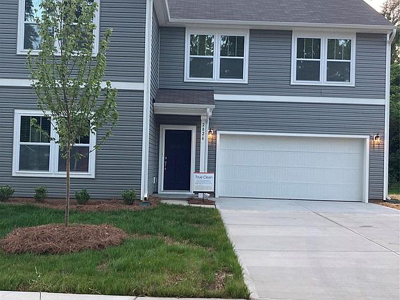 3rd image of 2826 Capitol Dr