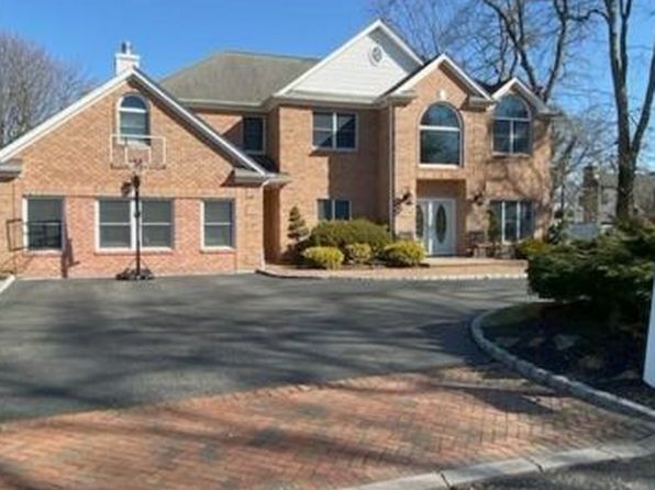 31 Constance Ct