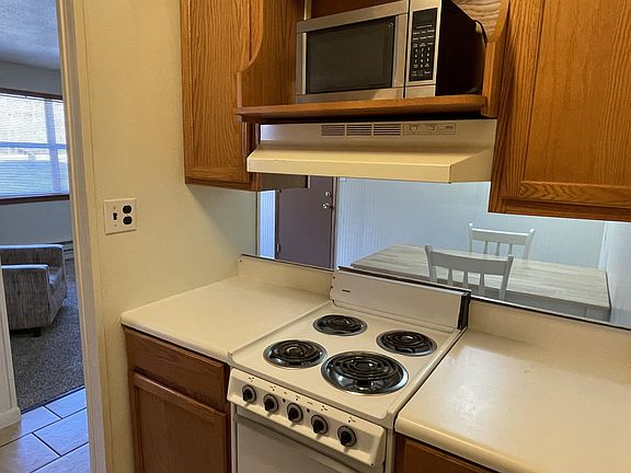 4th image of 1007 E Park St #23