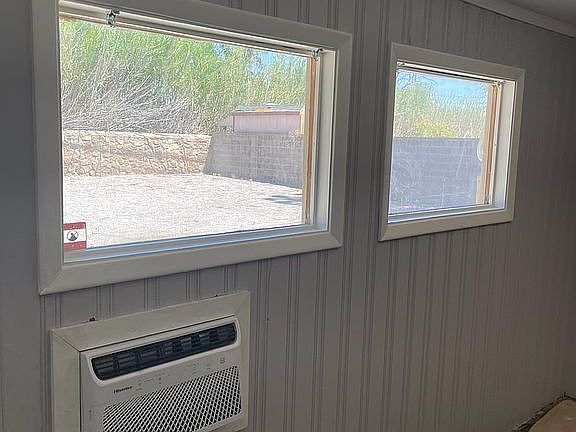 Back great room with wall AC