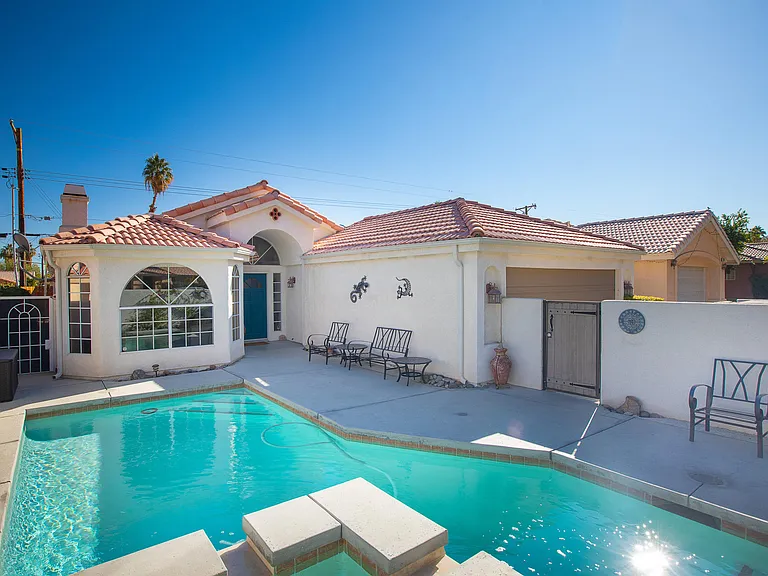 51880 Avenida Madero #51880 — Photo 14