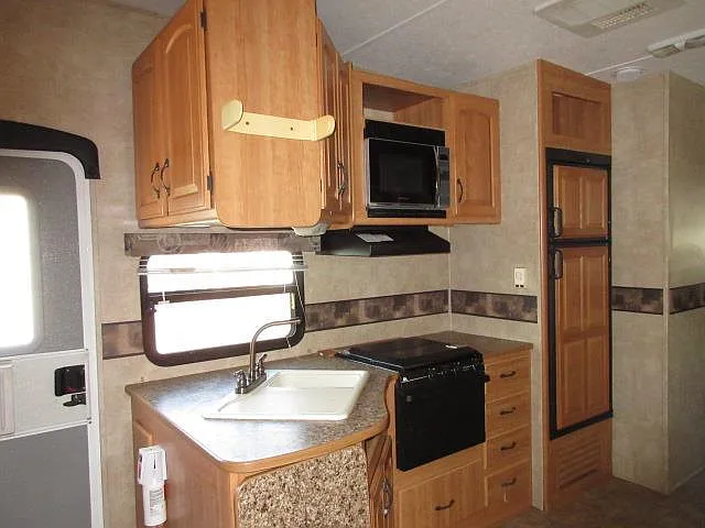 2 bed, 550 sqft, $995 — Photo 3