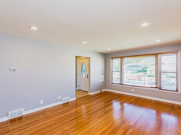 4th image of 523 Buffalo Ave