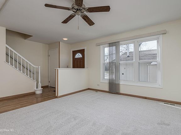 5th image of 259 Edgewater Dr