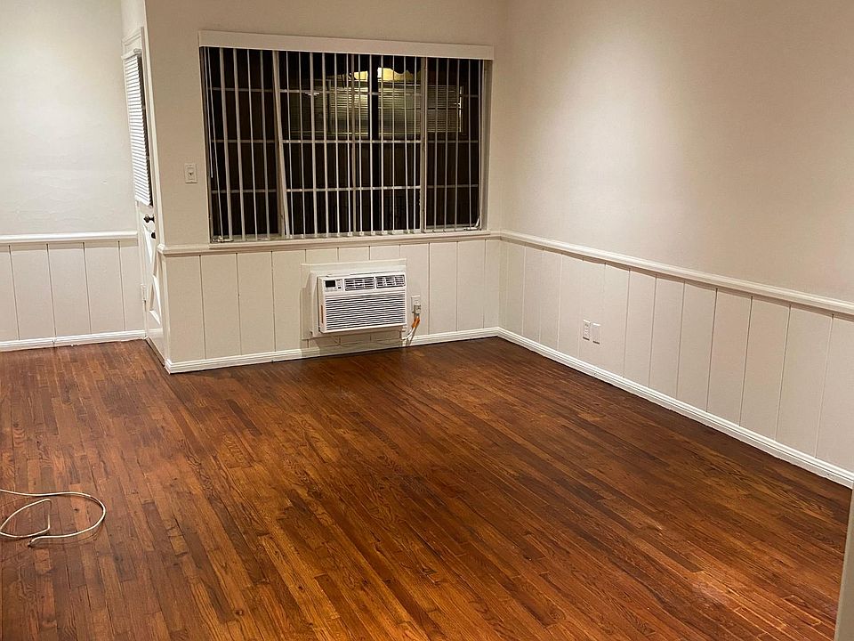 1st image of 11960 Moorpark St APT 10
