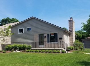 21629 Blackburn St, Saint Clair Shores, MI 48080