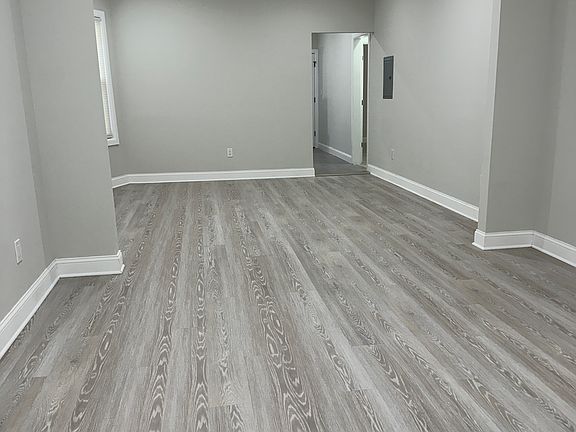 3rd image of 110 7th Ave Floor 1